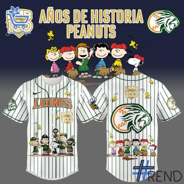 Street-style look featuring the unique Sultanes de Monterrey Años De Historia Peanuts Jersey artwork