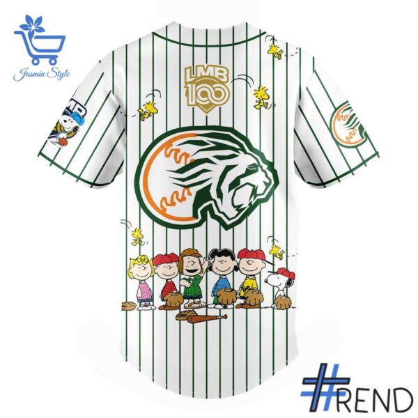 Street-style look featuring the unique Sultanes de Monterrey Años De Historia Peanuts Jersey artwork
