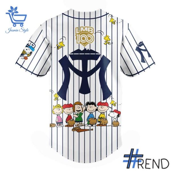 Custom look featuring the signature The Leones de Yucatan Anos De Historia Peanuts Night Jersey design