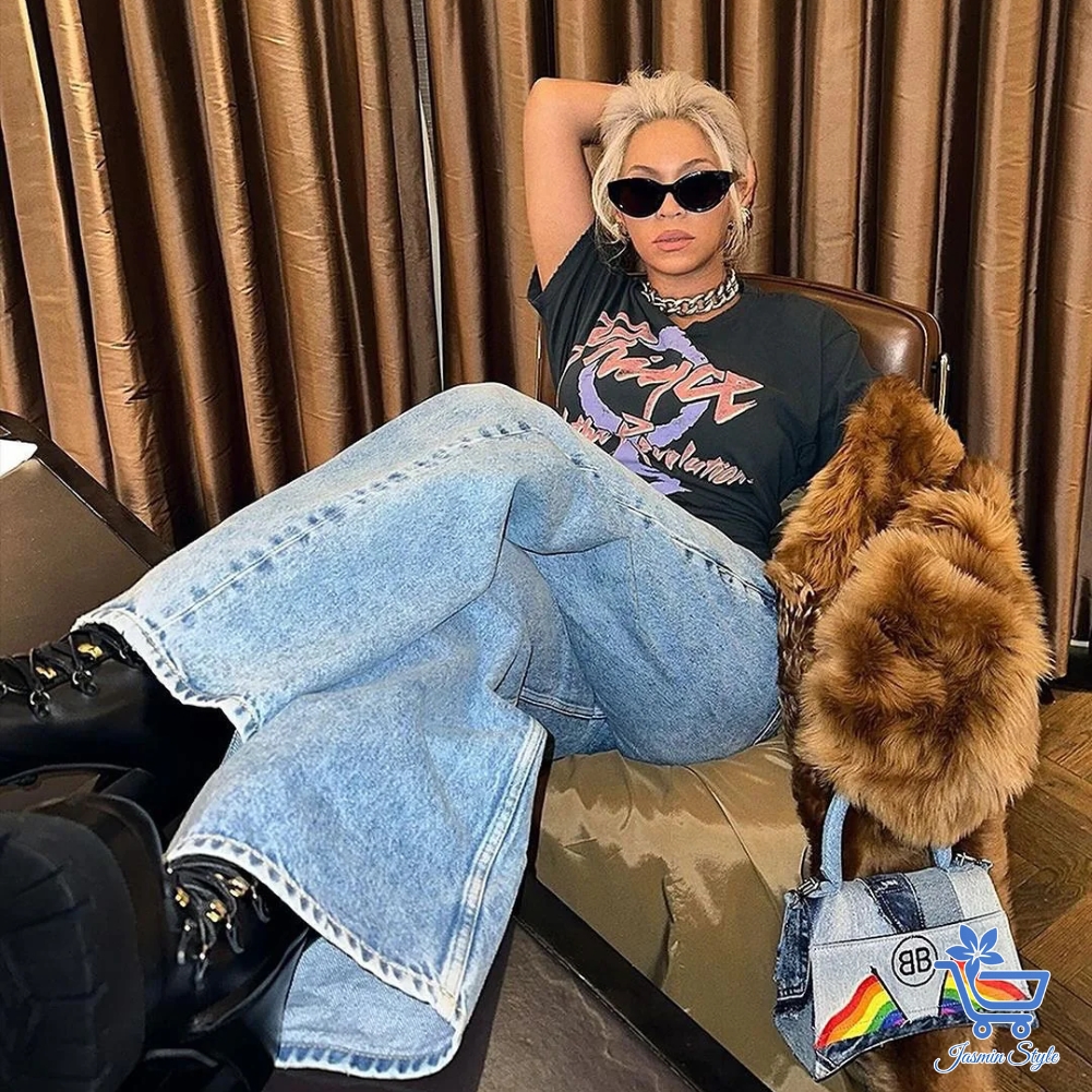 What T Shirt Did Beyoncé Wear Beyoncé pays homage to Prince with a vintage tee, styled effortlessly with bold accessories and attitude.