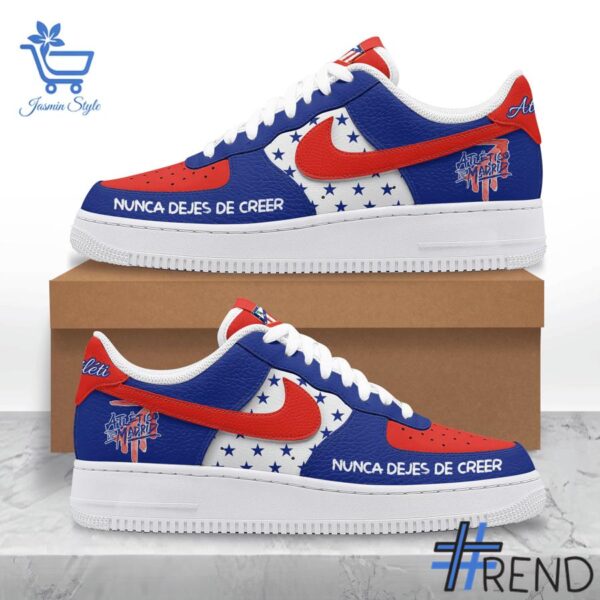 Crafted with care, the Atlético de Madrid Nike Air Force Shoes delivers a versatile look and lasting quality.