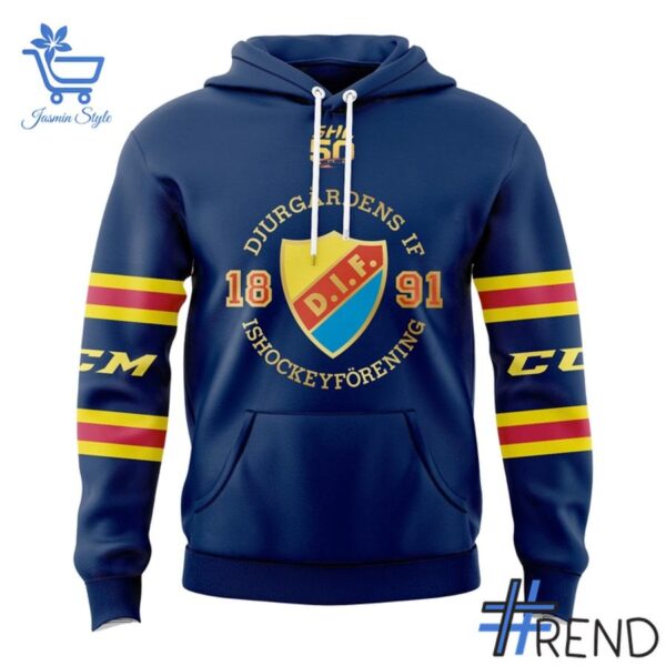The 2 DIF Hockey 2025 CCM REPLICA Hemma Hoodie delivers iconic streetwear energy.