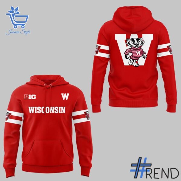 The 2 Wisconsin Badgers Football Throwback Uniforms Hoodie brings street-ready confidence to everyday outfits.