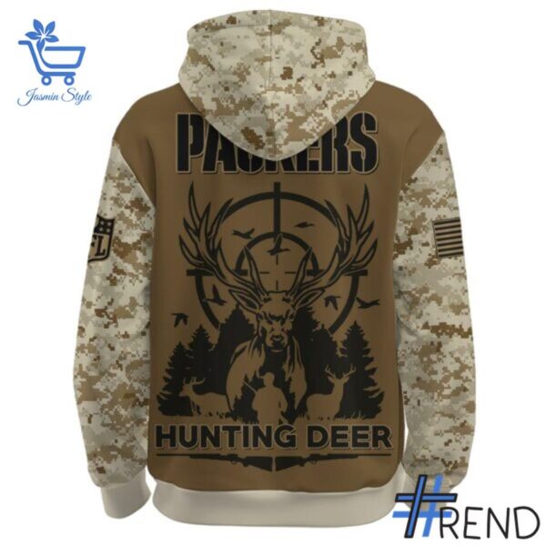 The Green Bay Packers Hunting Deer Hoodie is built for bold street style.