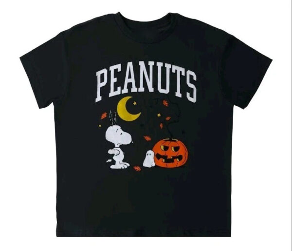 The Halloween Peanuts Snoopy 2025 Shirt brings street-ready confidence to everyday outfits.