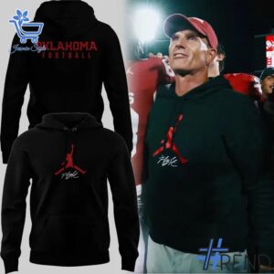 Trendy Oklahoma Sooners Fight Hoodie perfect for casual and streetwear outfits.