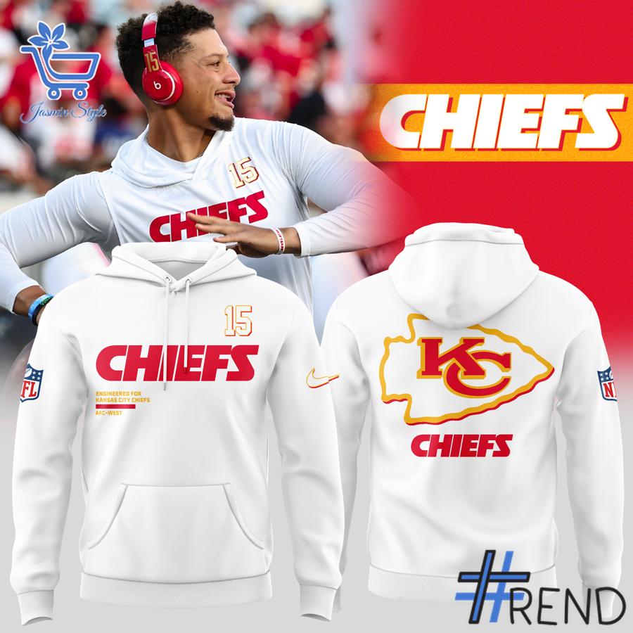 A timeless essential that elevates every outfit: 1 Kansas City Chiefs Mahomes 15 Hoodie.